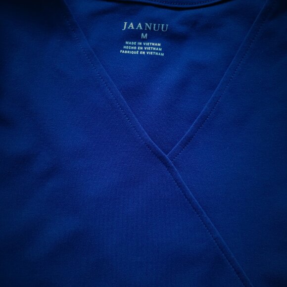 Jaanuu navy scrub top in M - Picture 3 of 5